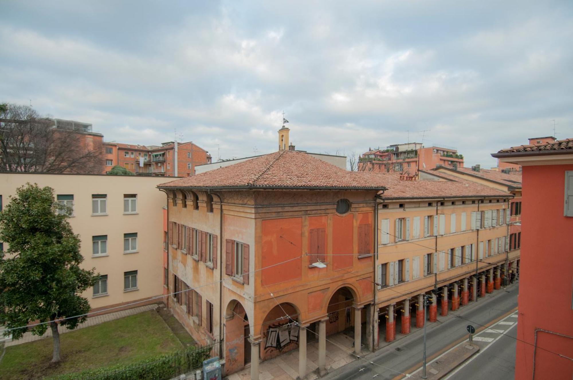 Blanco Apartment - Ambrogiohost Bolonha Exterior foto